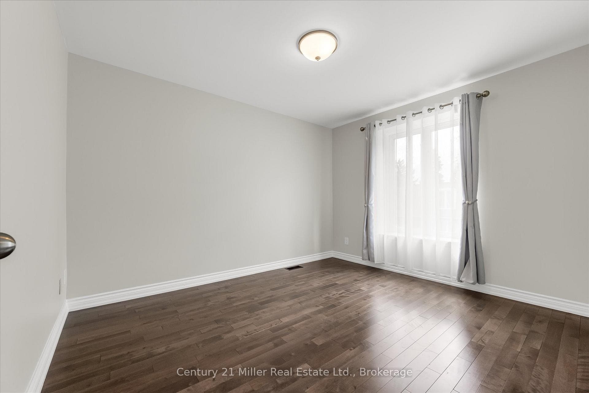 1531 Westminster Place photo 15
