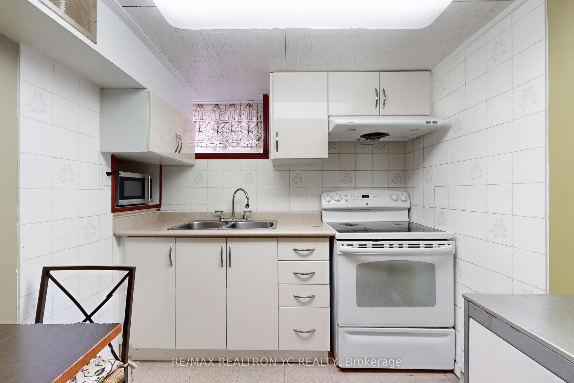 35 Compton Drive photo 23