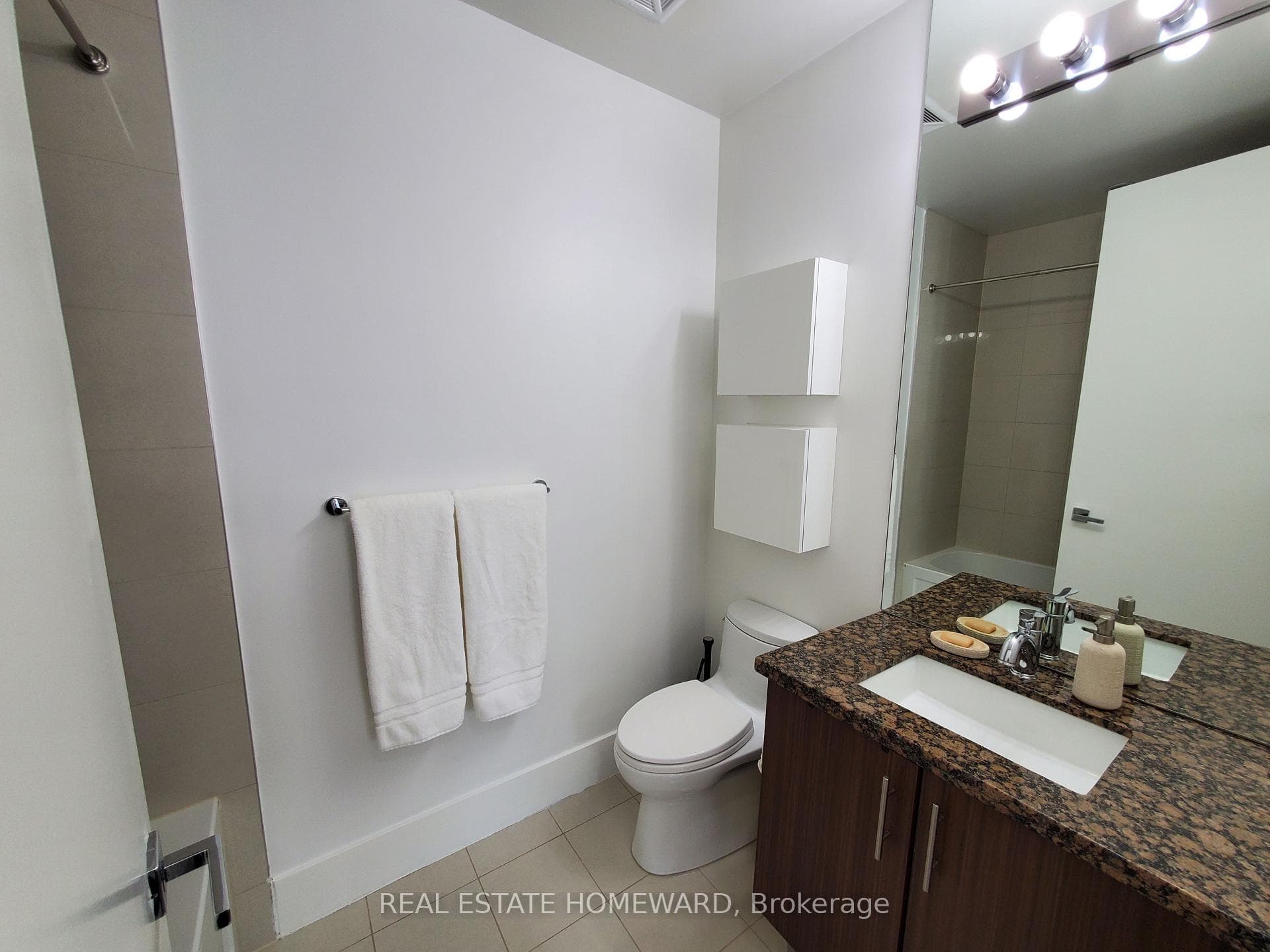 Primary - 4 piece ensuite