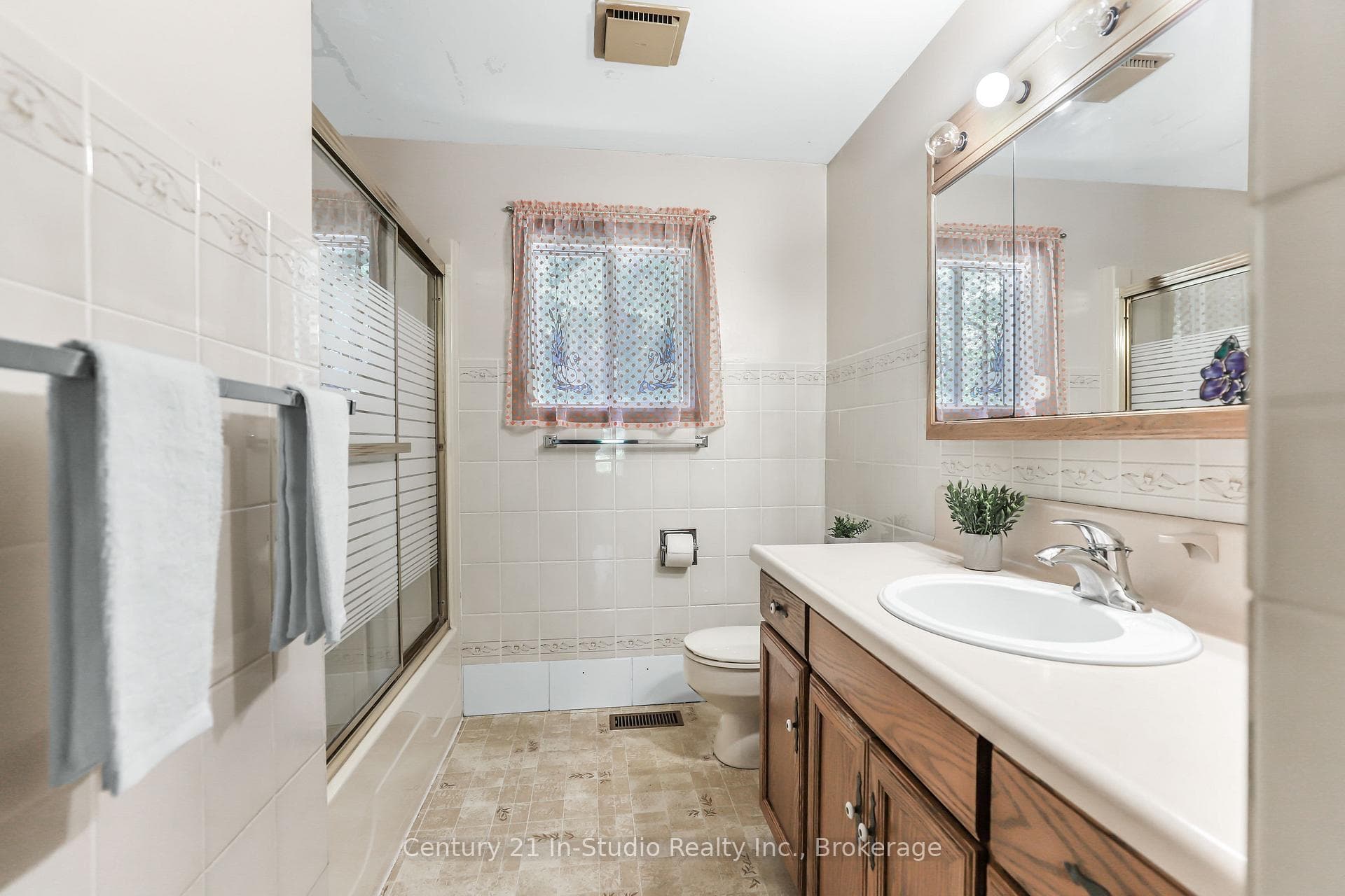 212 Canrobert Street photo 33