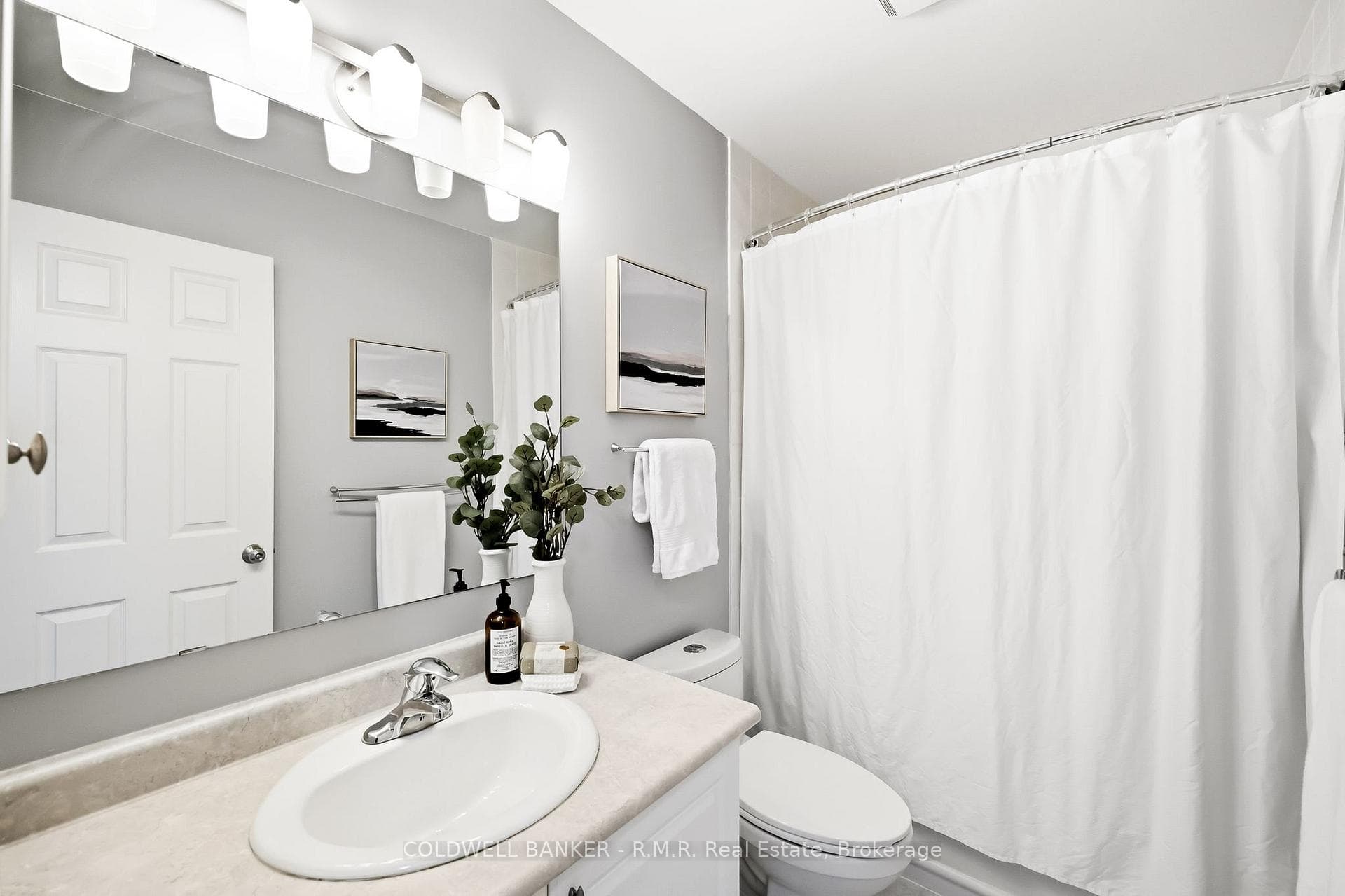 1244 Ashgrove Crescent photo 33