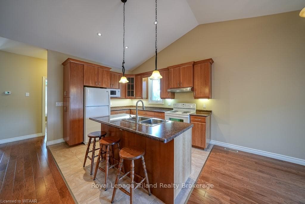 277 HURON Street photo 16