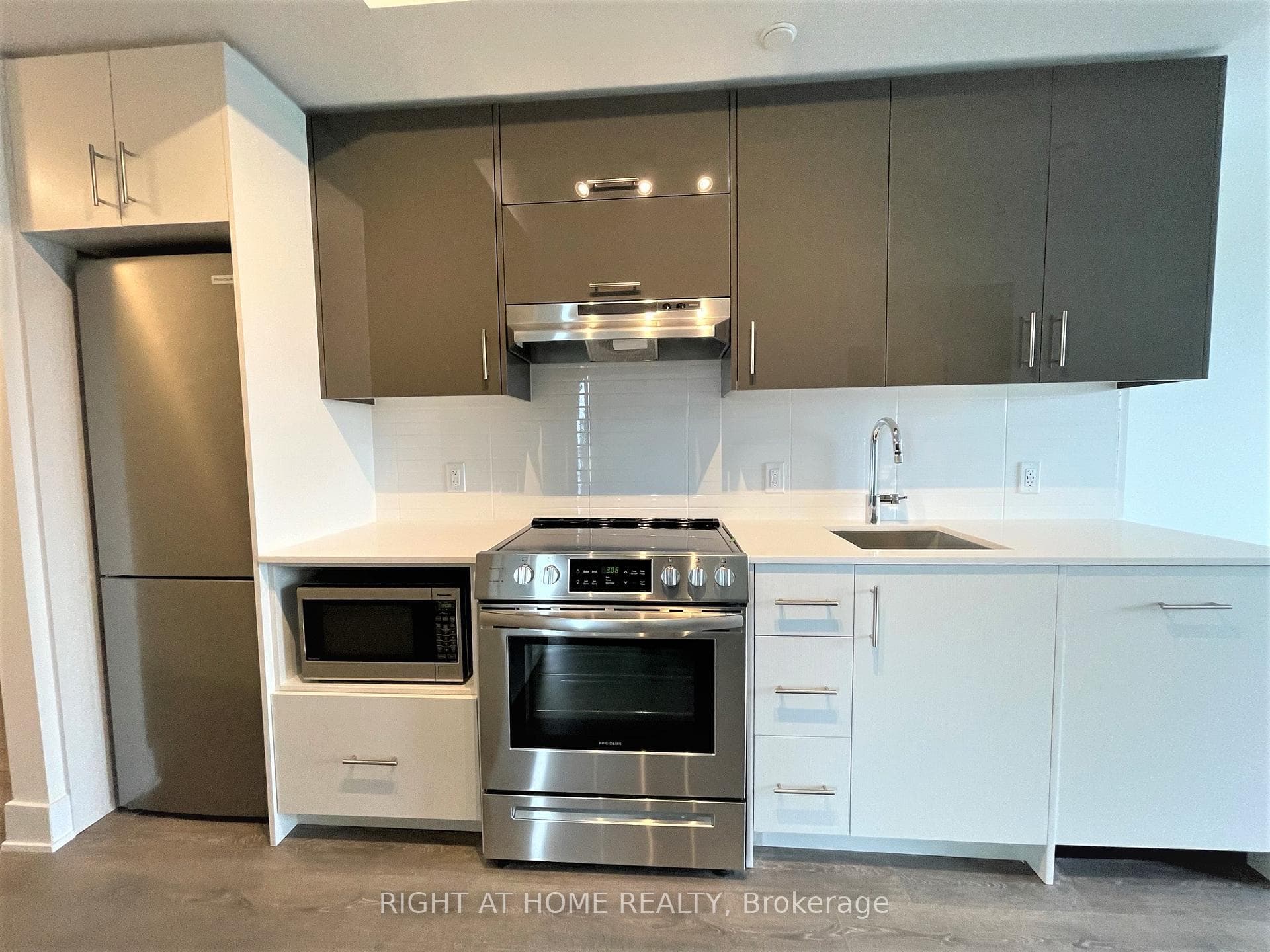 188 Fairview Mall Drive Unit 1003 photo 3