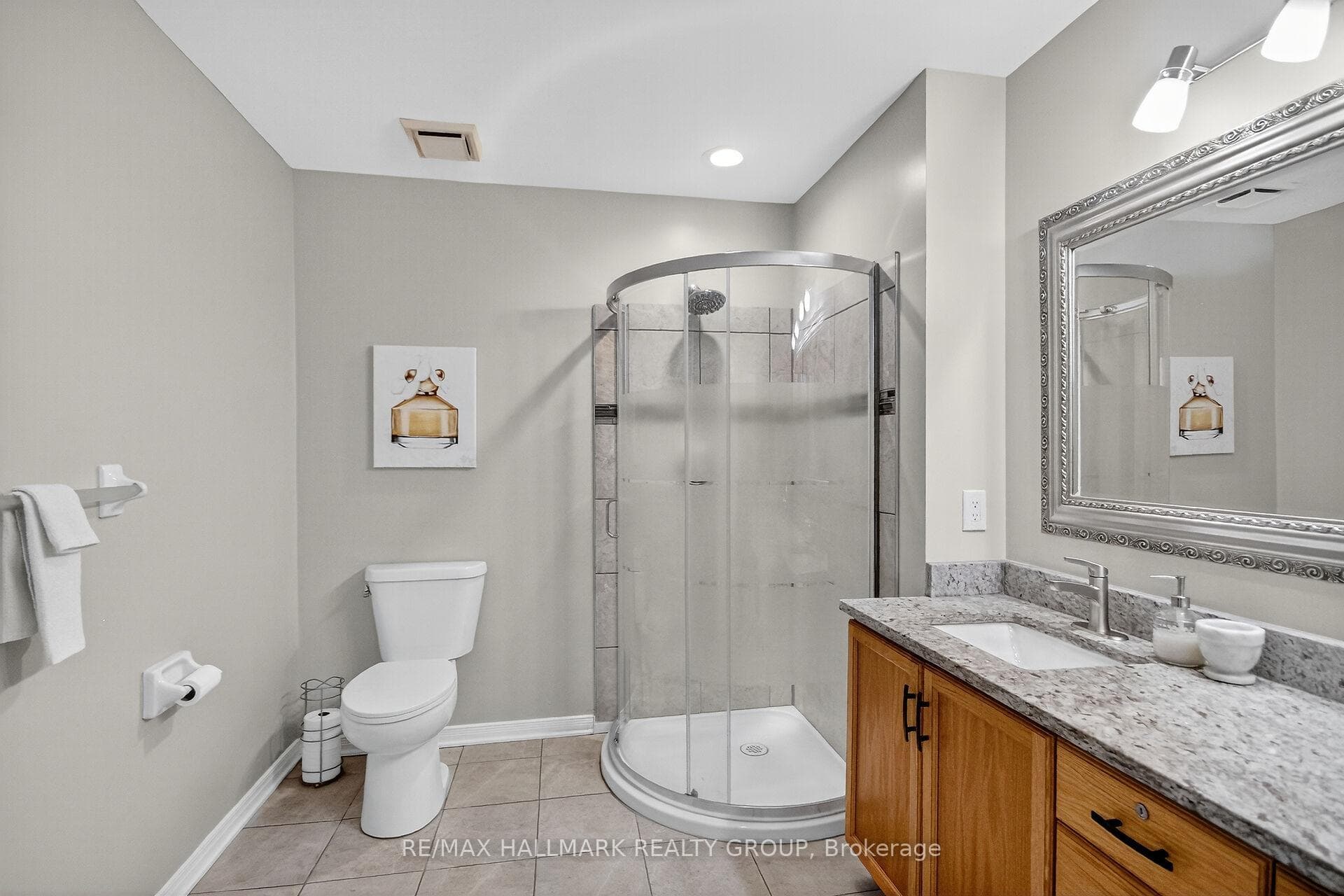 110 Hunter's Glen Crescent photo 21