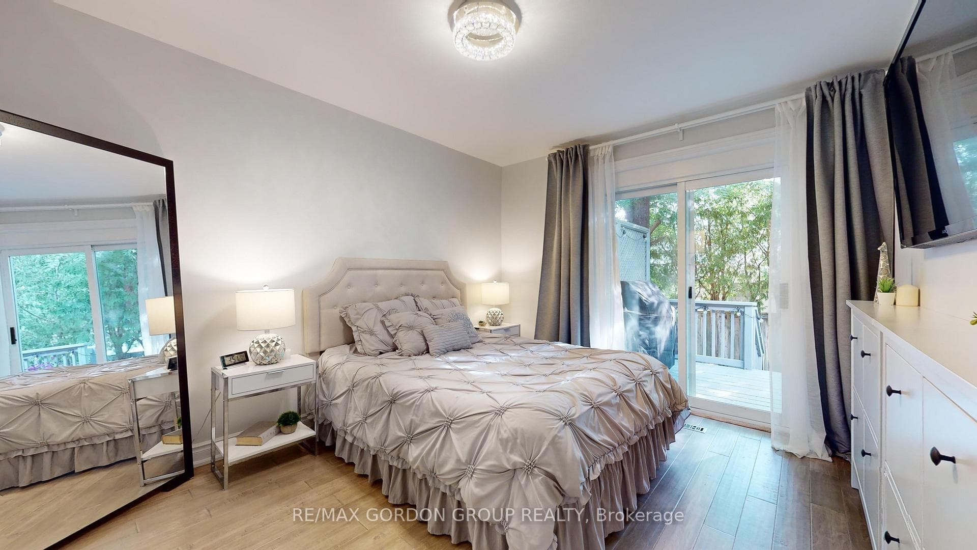 635 Mountview Place photo 18