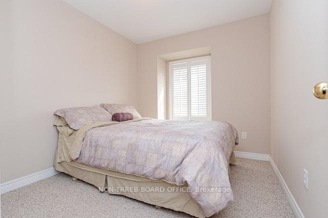 2085 Tovell Drive photo 6