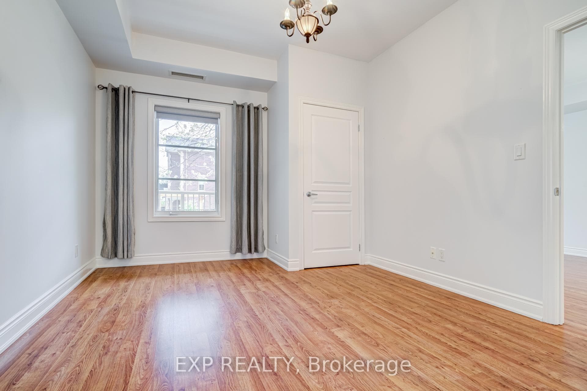 9901 Keele Street Unit 108 photo 11