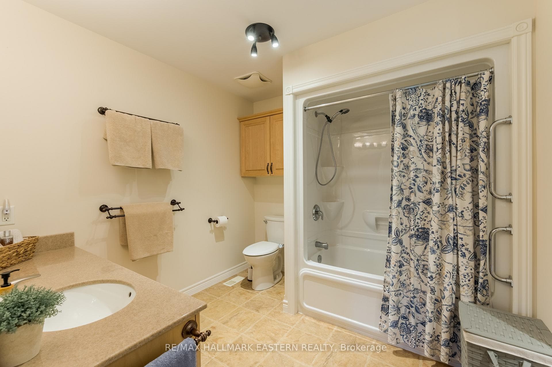 301 Carnegie Avenue Unit 35 photo 18