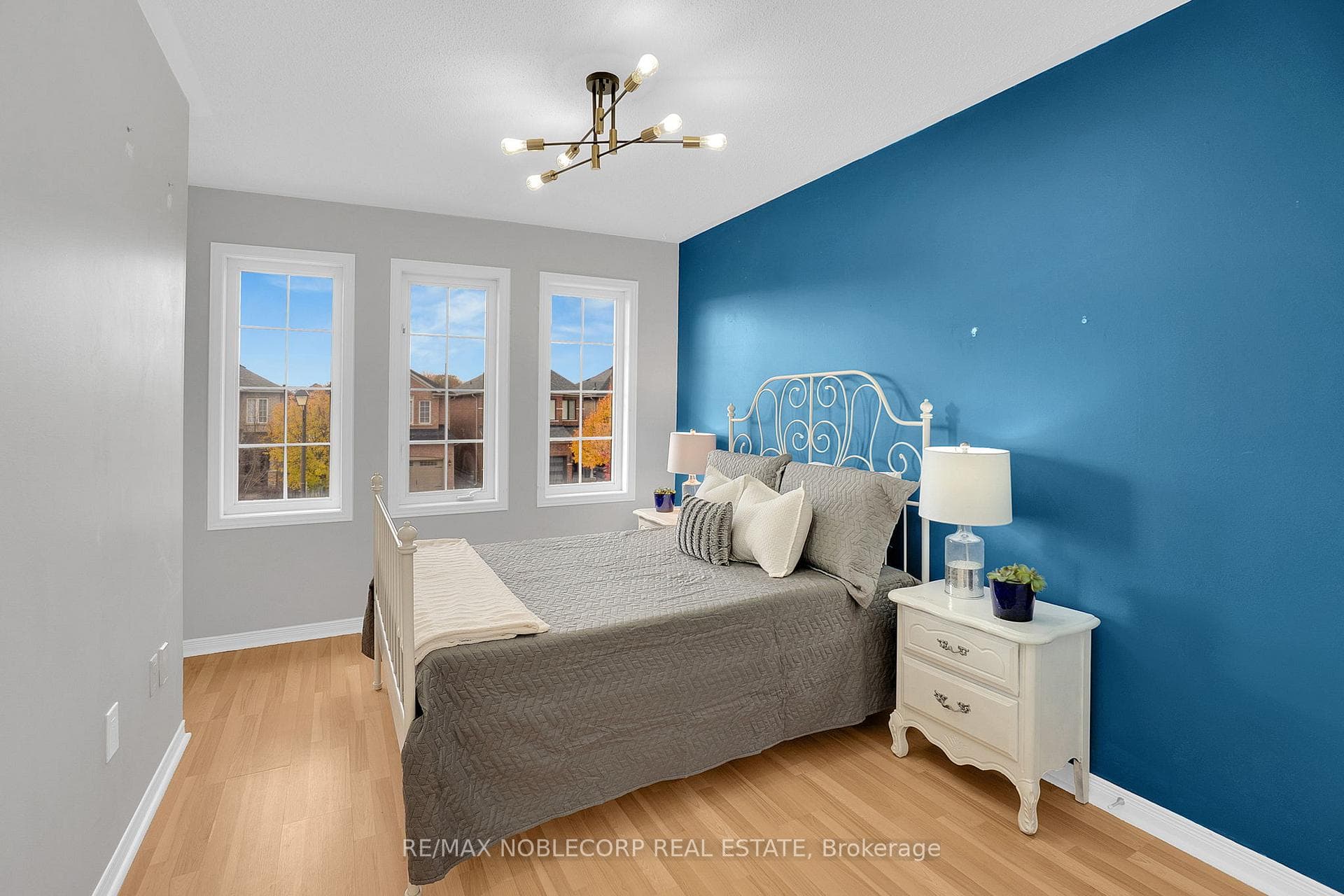 54 Lawren Harris Crescent photo 27