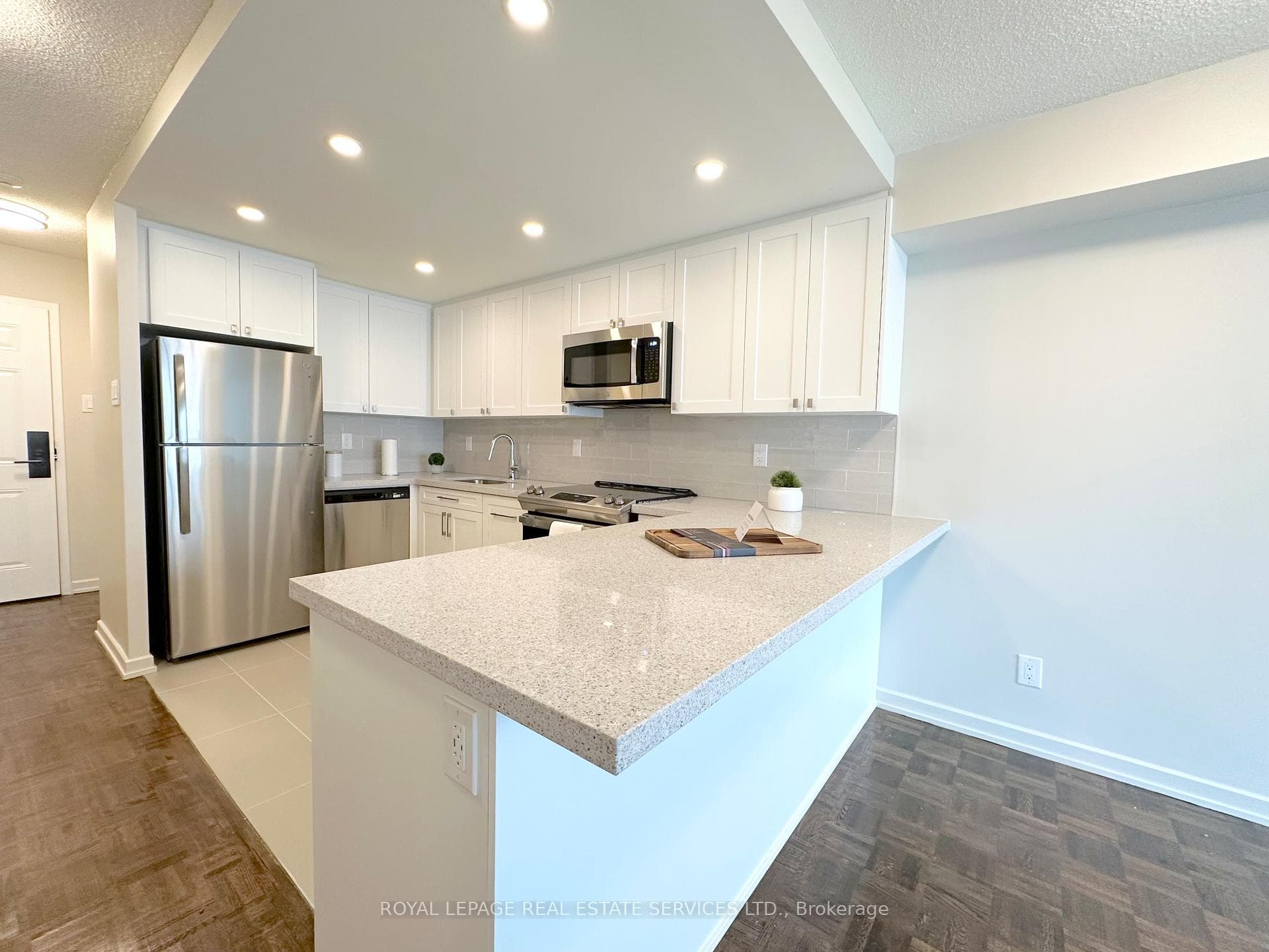 17 Brookbanks Drive Unit 606 photo 4