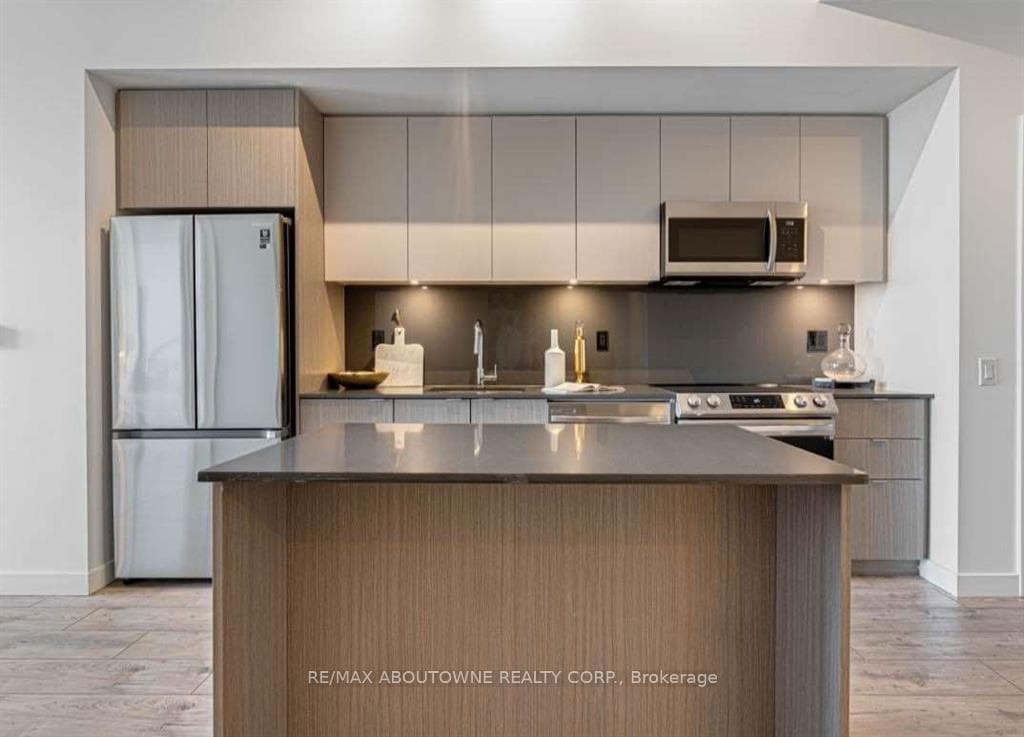 133 Bronte Road Unit BO211 photo 4