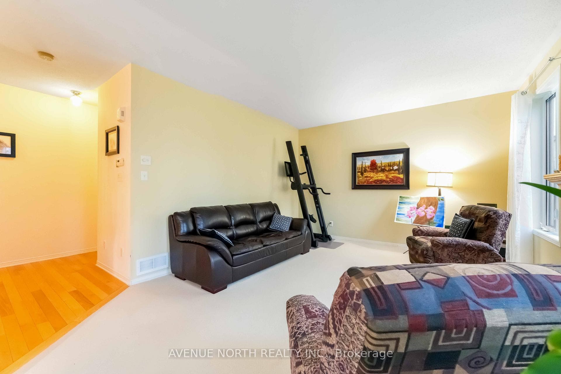 23 Hearthstone Place photo 12