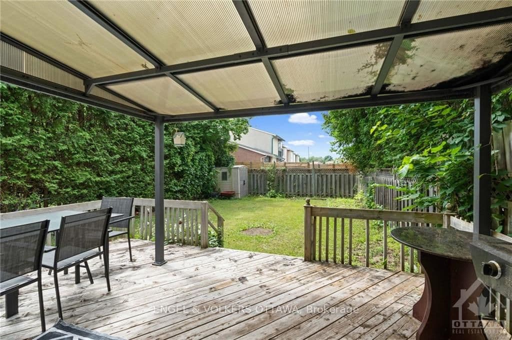 1740 LAFRANCE Drive photo 18