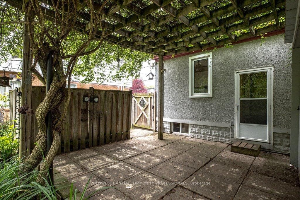 16 Sussex Street photo 36