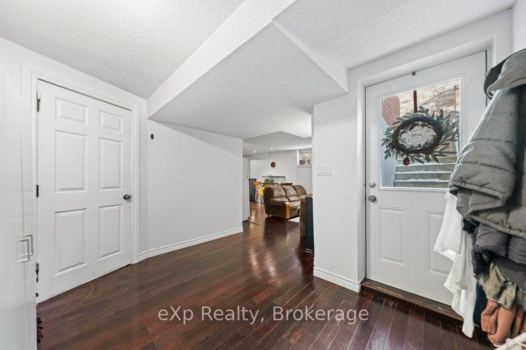 53 Truesdale Crescent photo 35