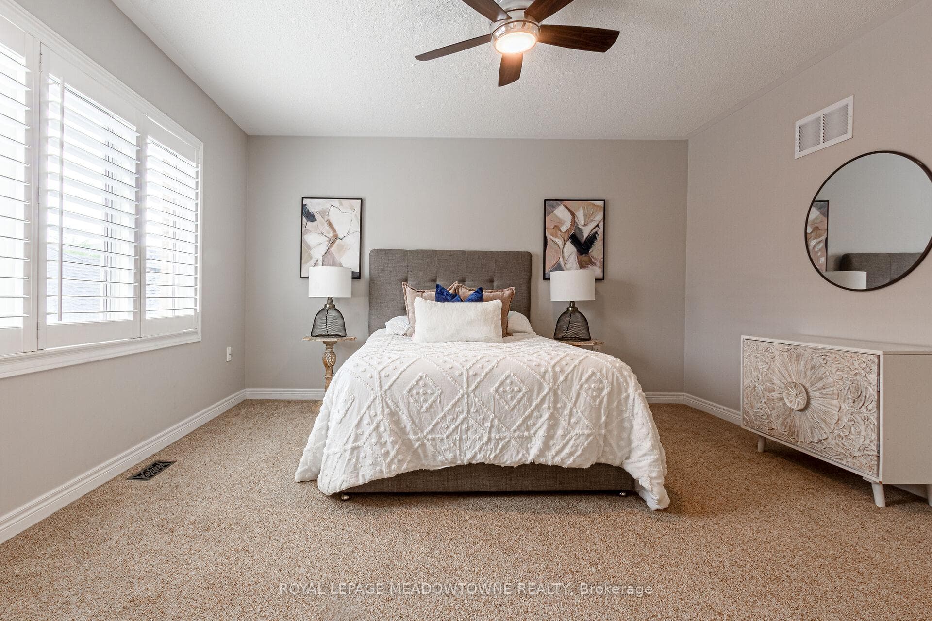 534 Grant Way photo 23