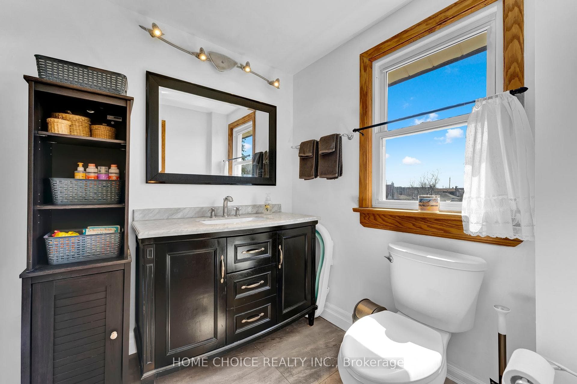 311 French Street photo 27