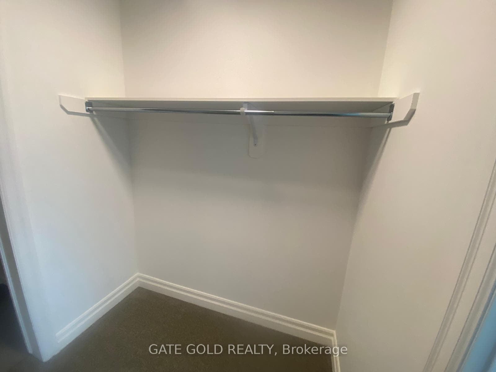 7426 PARKSIDE Drive Unit UPPER photo 15