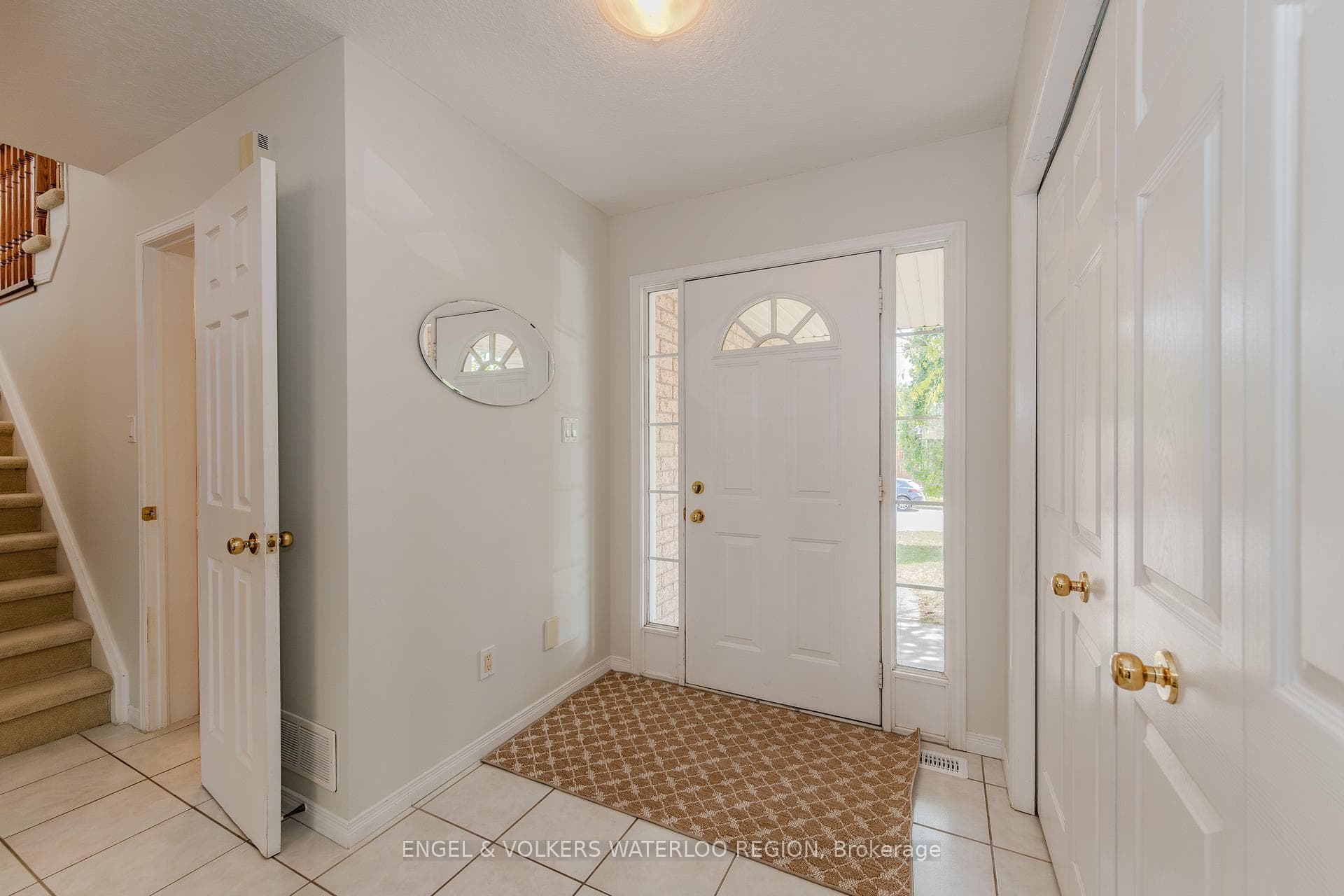 252 Holbeach Court photo 4