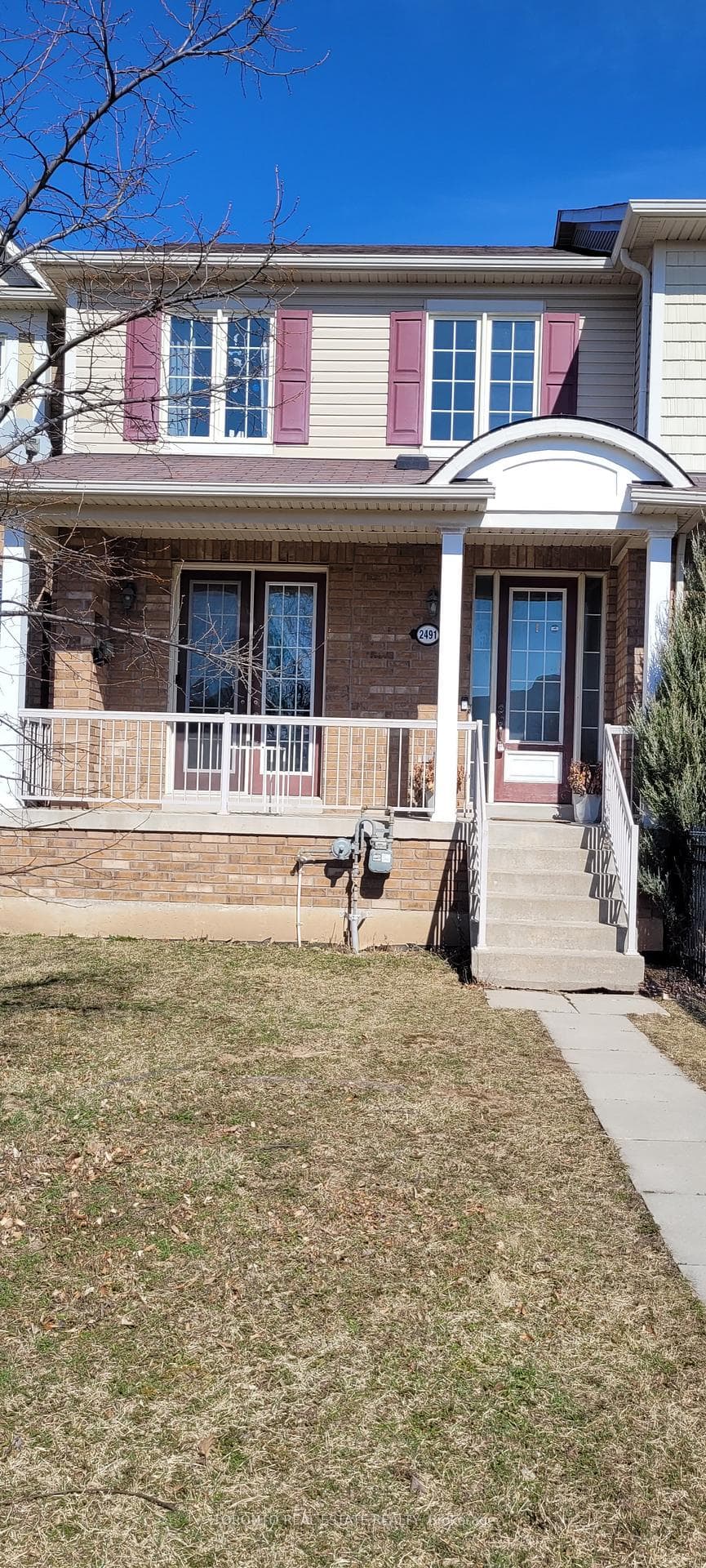 Front yard and main entrance
