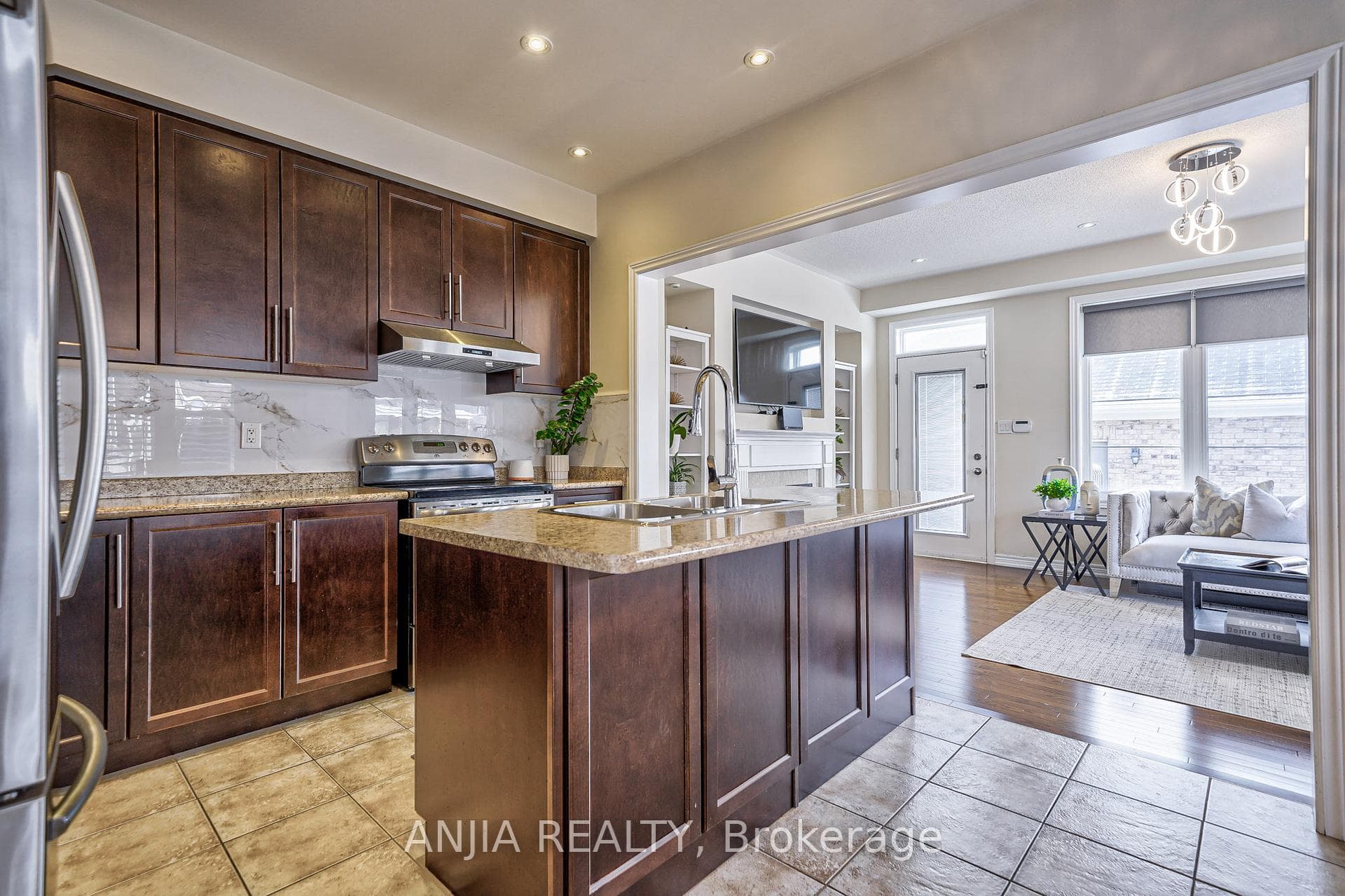 1 Demott Avenue photo 10