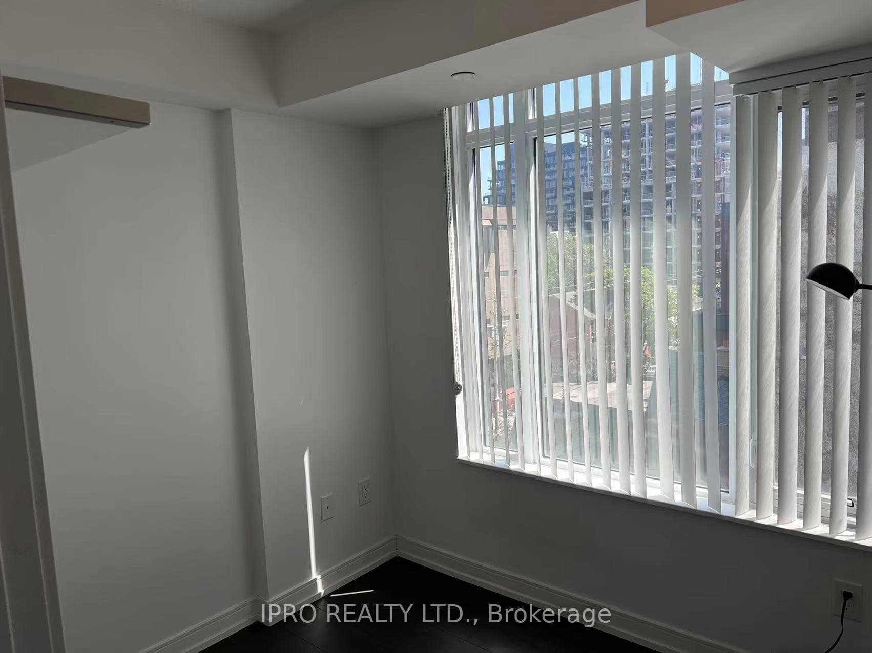 525 Adelaide Street Unit 616 photo 9