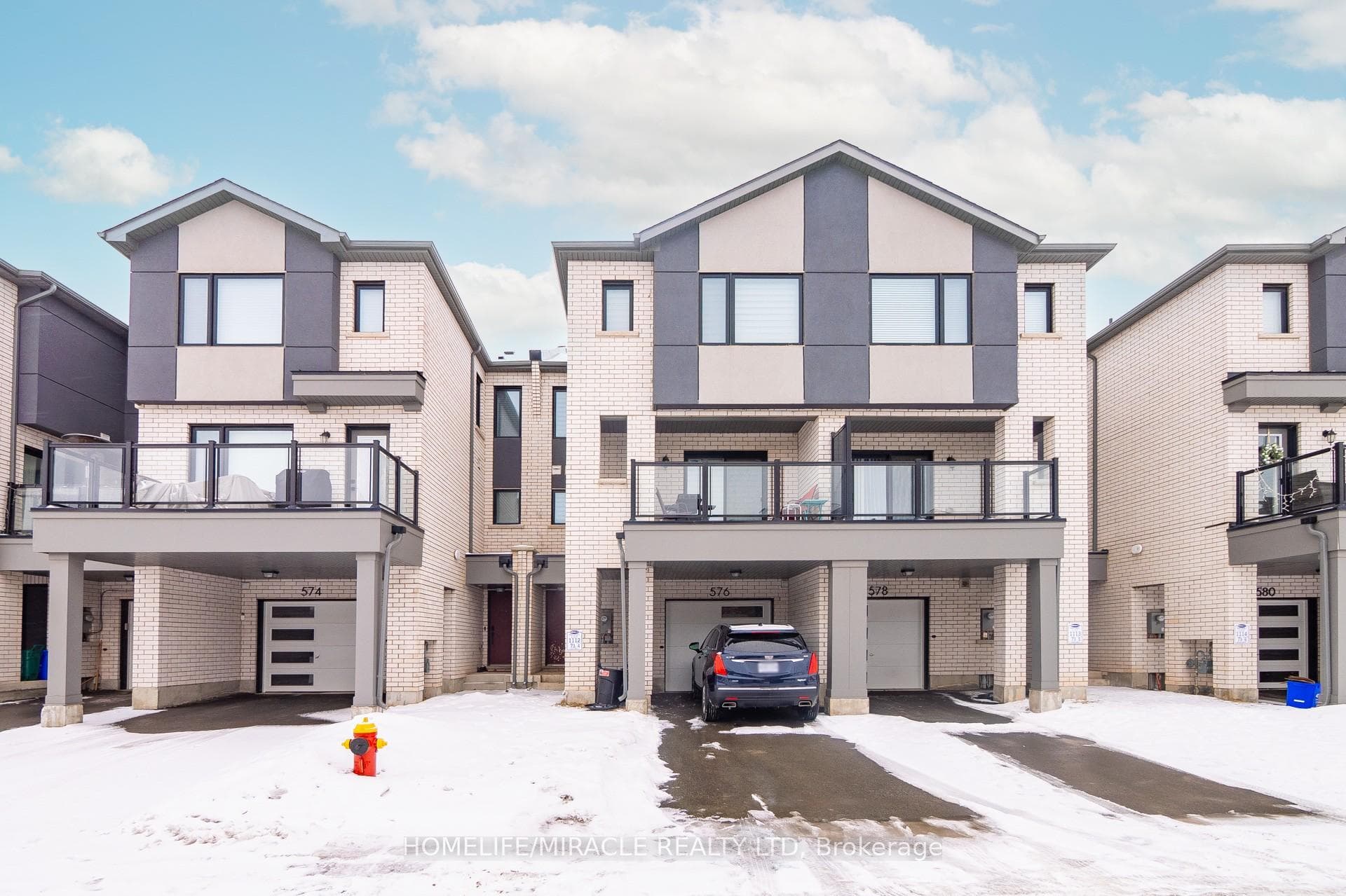 576 Bellflower Court photo 1