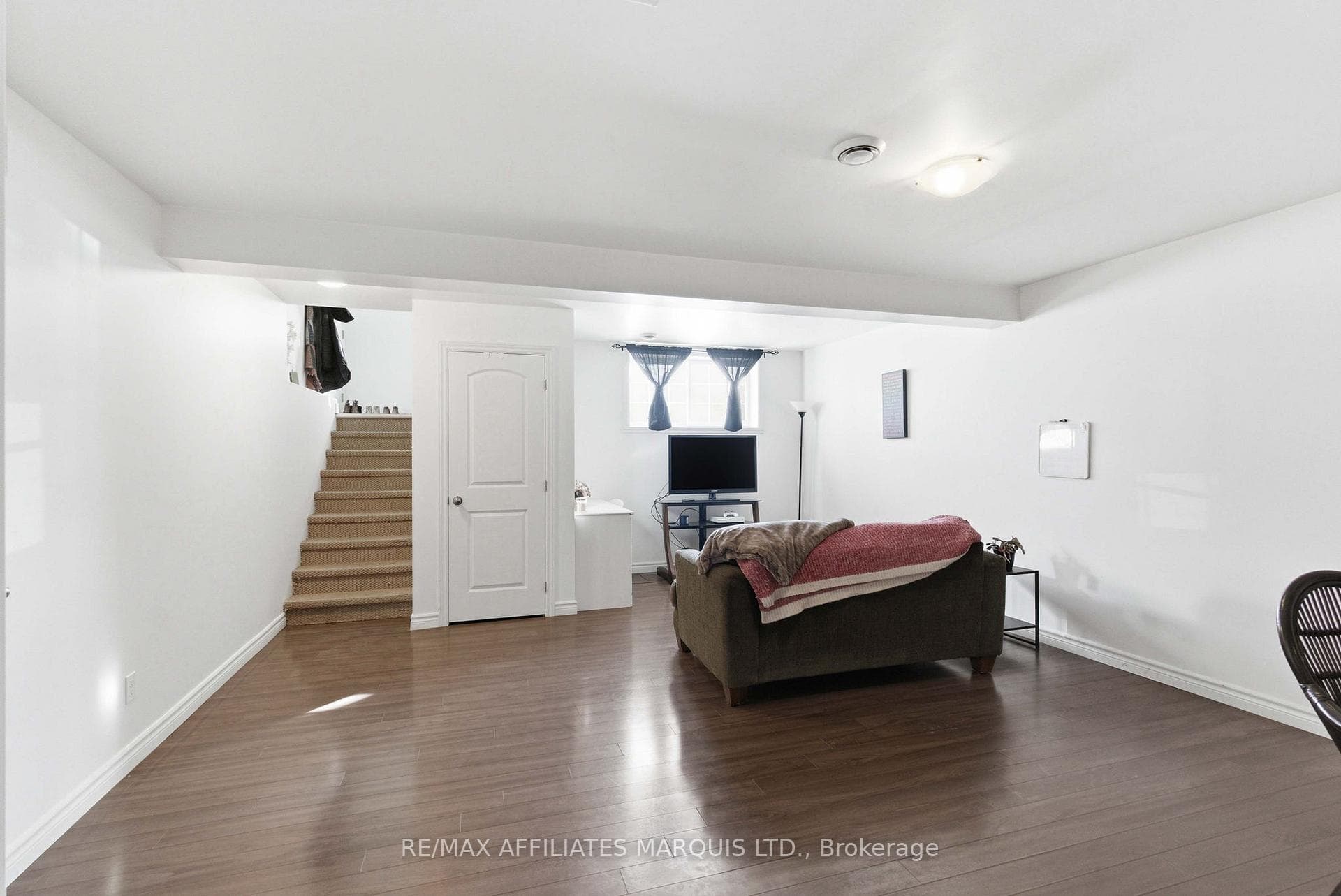 109 French Avenue photo 25