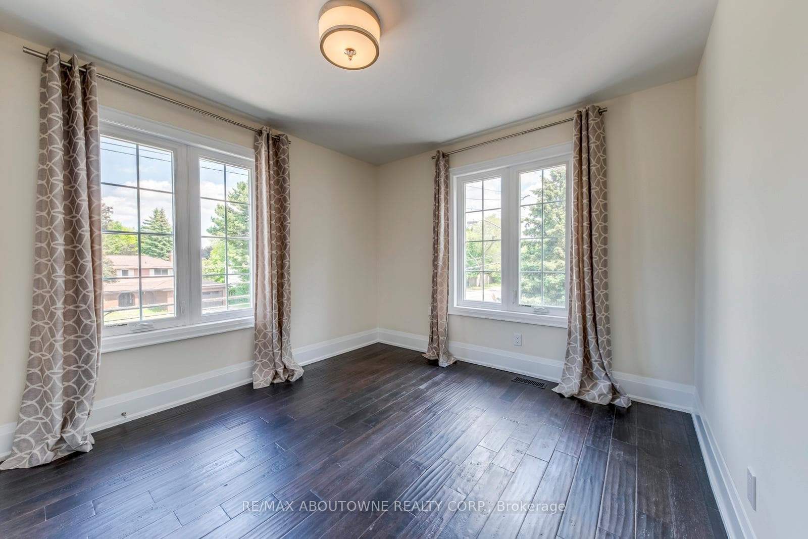 319 Holmes Avenue photo 32