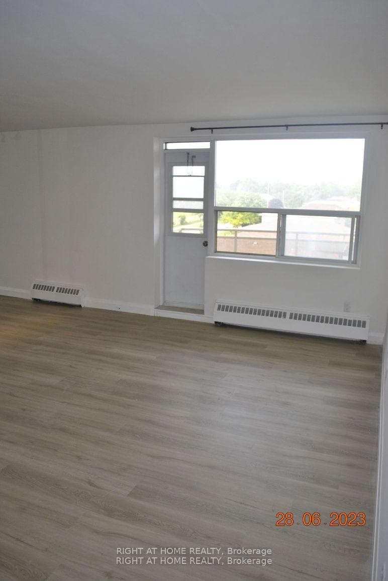 2961 Dufferin Street Unit 408 photo 6