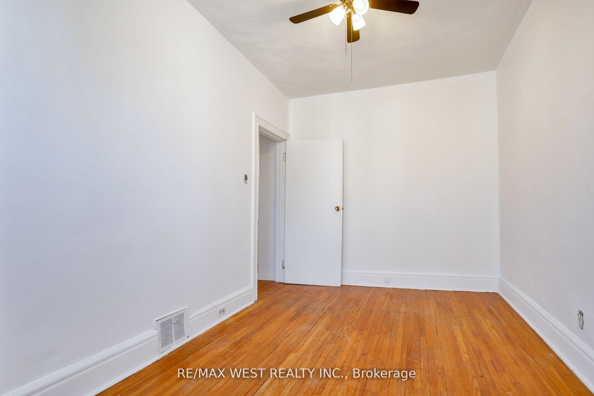 39 Noble Street photo 33