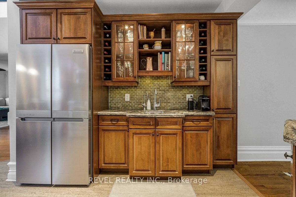 381 Third Avenue photo 15