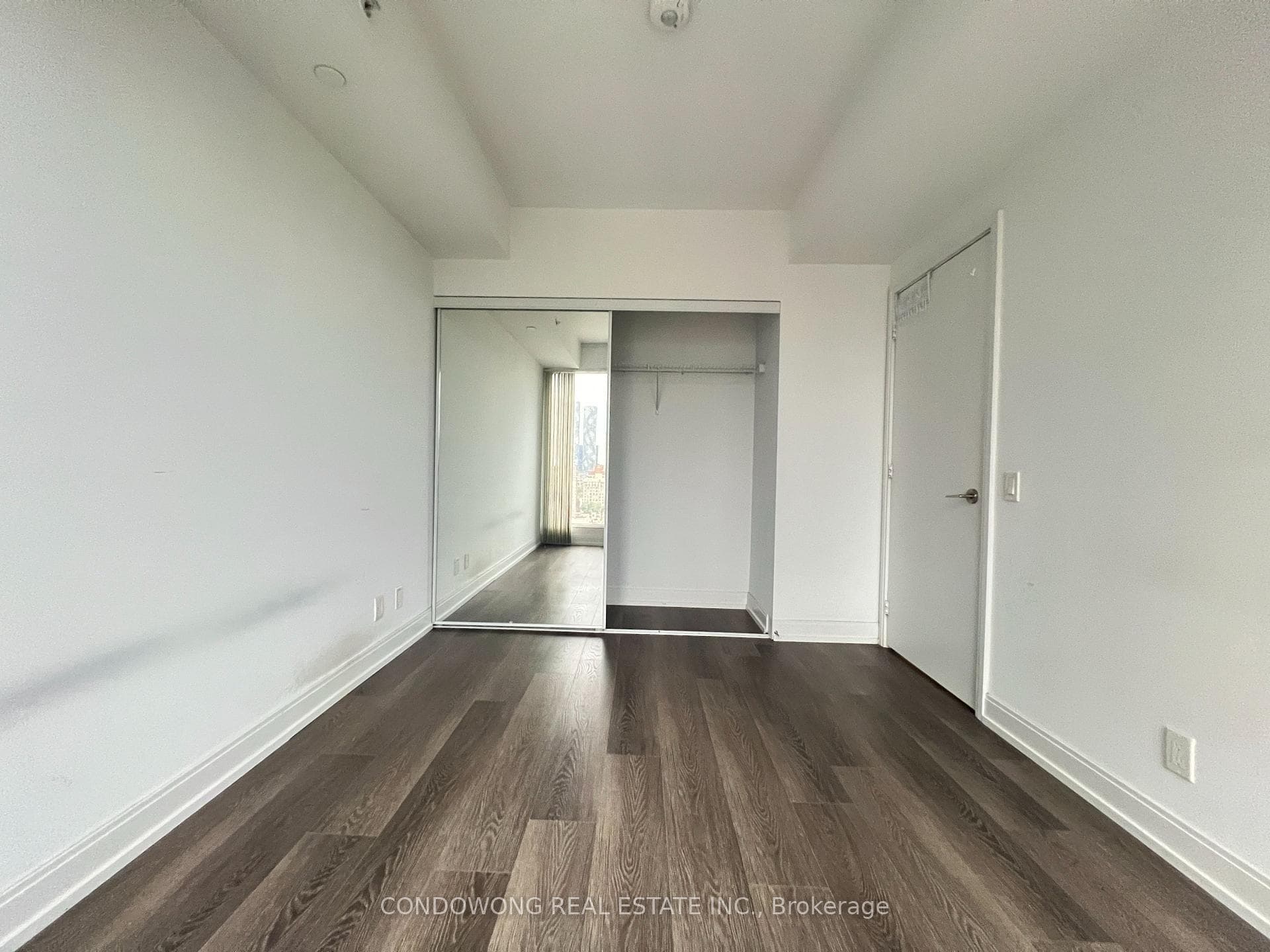 181 Dundas Street Unit 1509 photo 13
