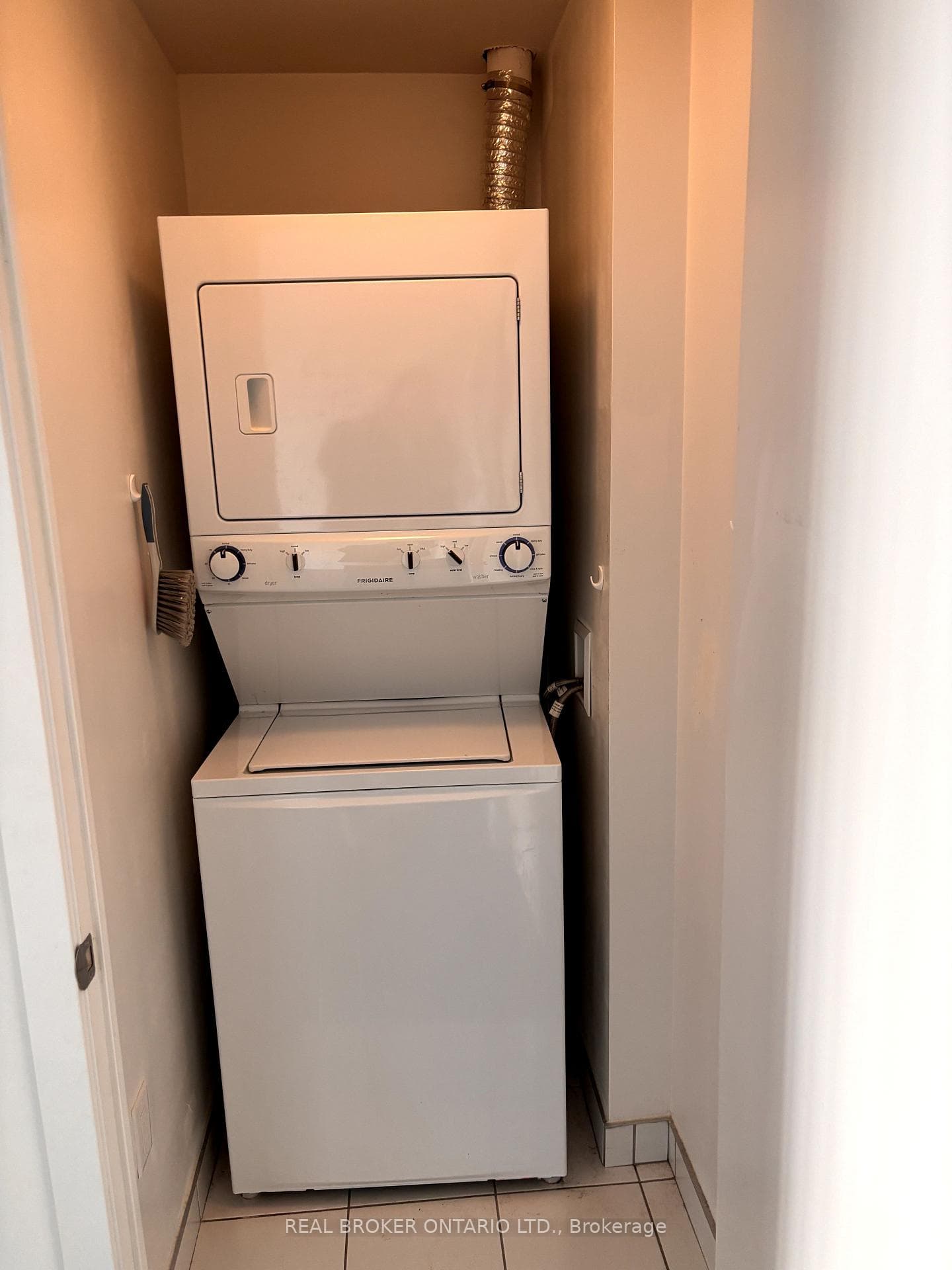 62 Forest Manor Road Unit 306 photo 5