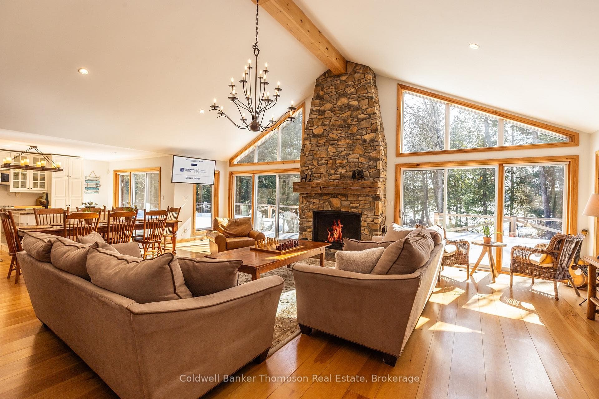 369 Pinegrove Road photo 5