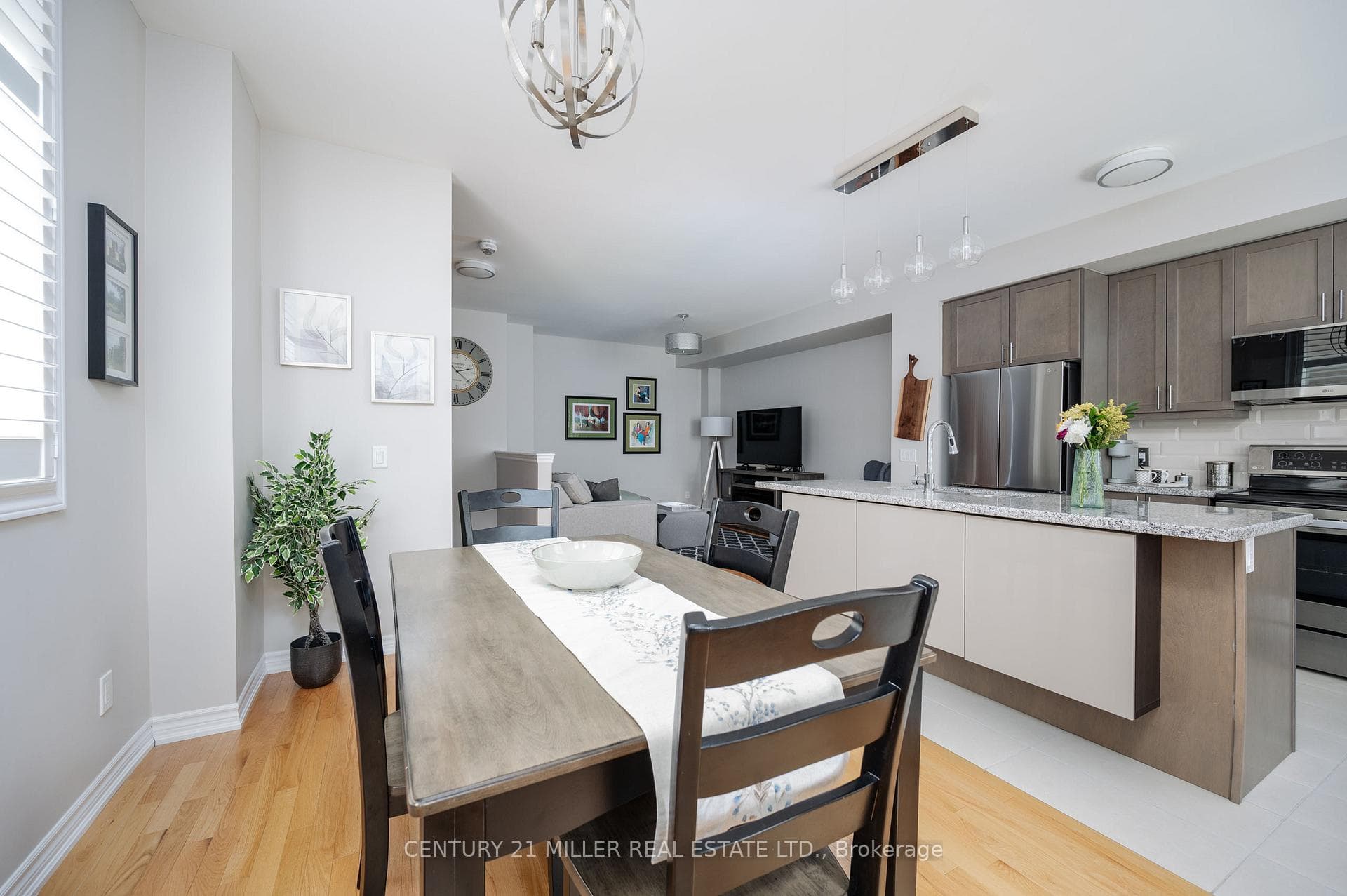 3084 Cascade Common photo 10