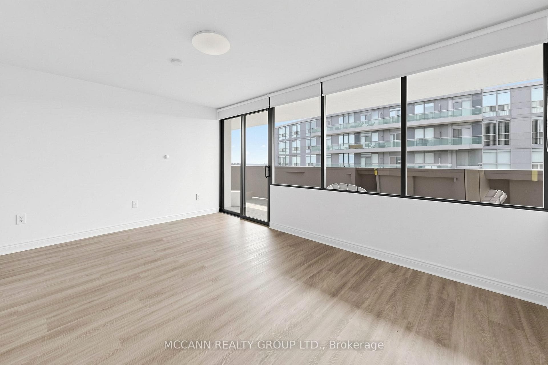 720 Spadina Avenue Unit 1510 photo 21