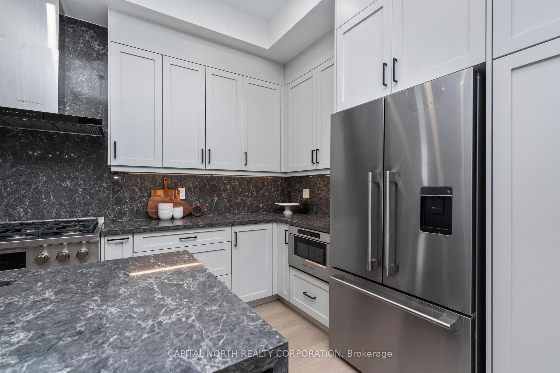 1076 Roosevelt Road photo 13