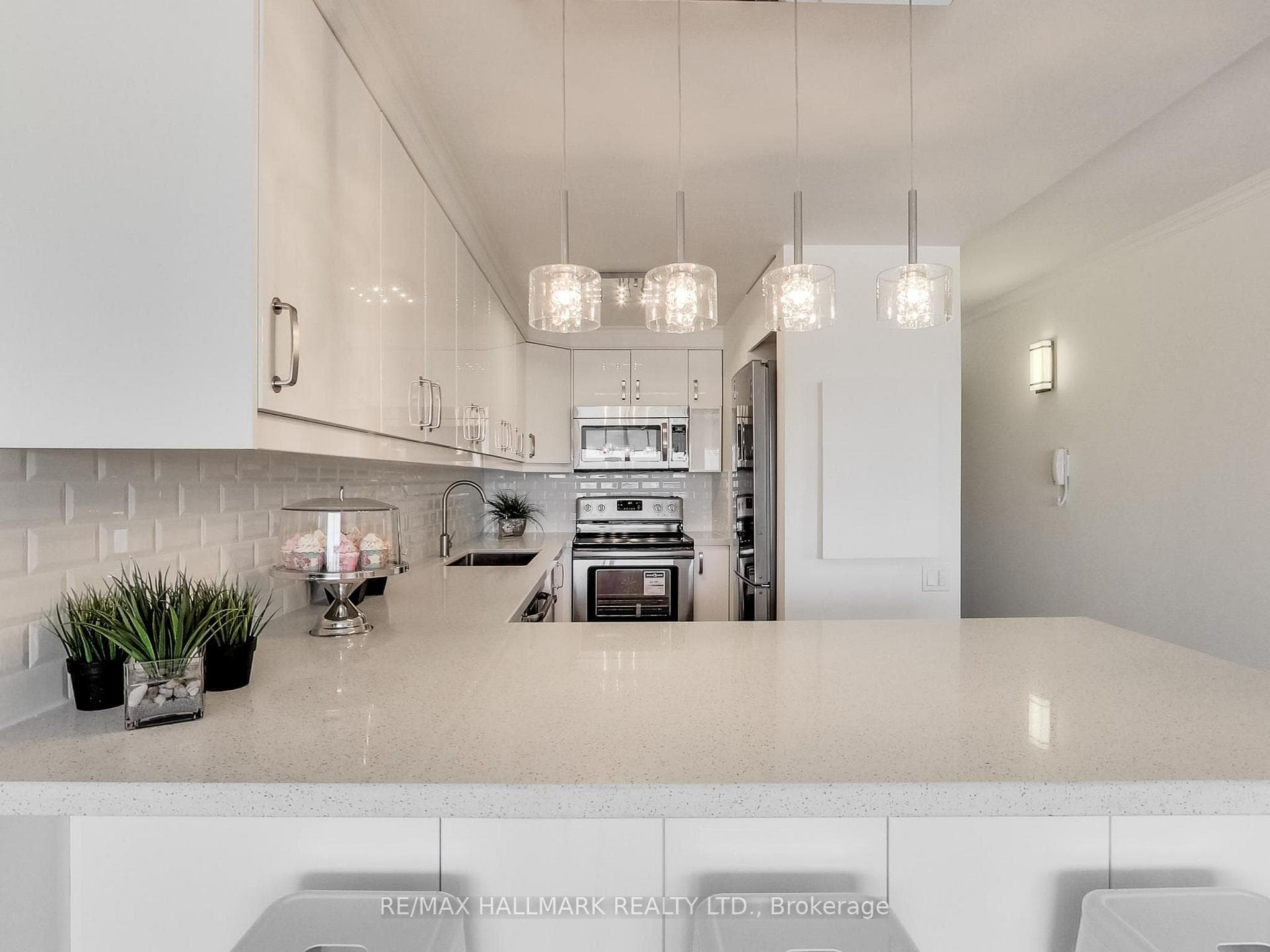 Large Breakfast Bar