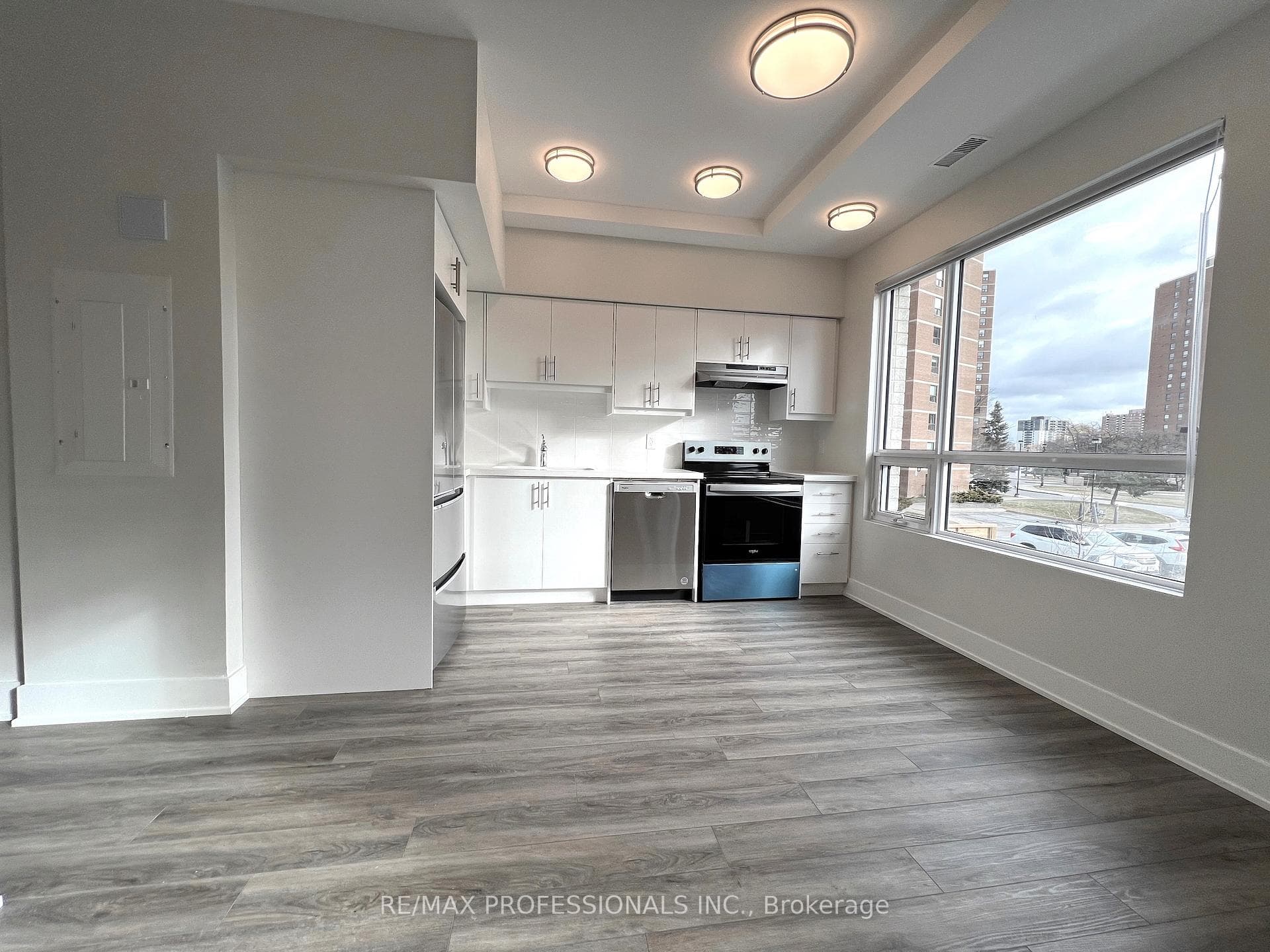 62 Dixfield Drive Unit 102 photo 9
