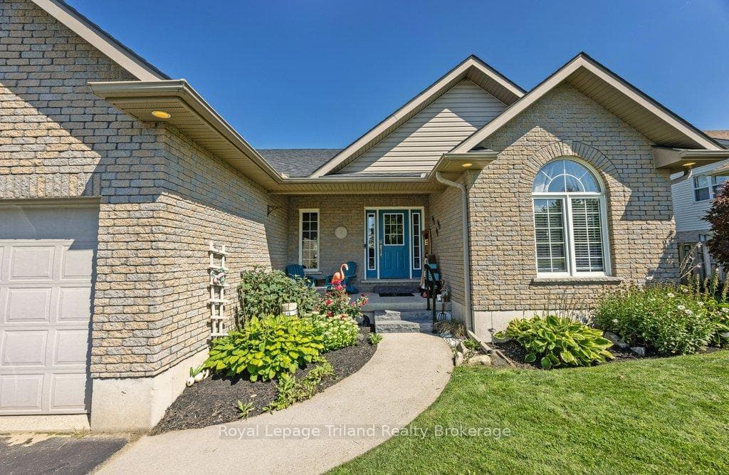 12 Graydon Drive photo 3