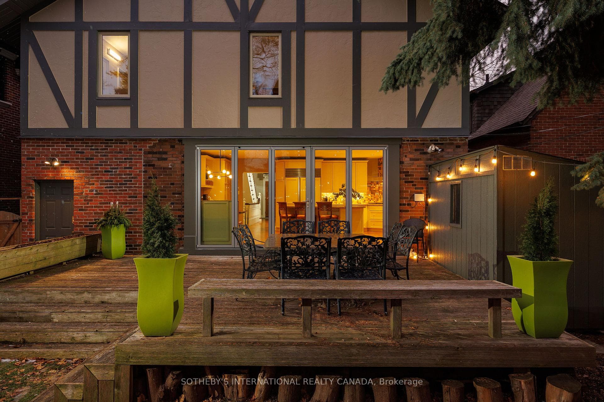 37 Thompson Avenue photo 48