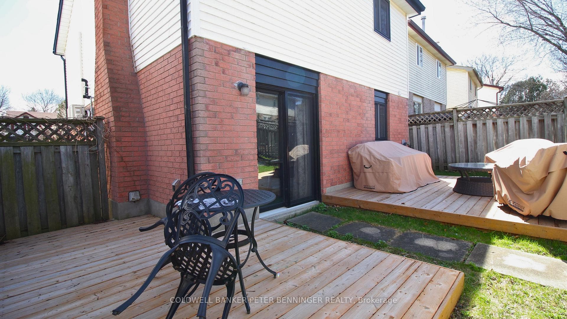 547 DRUMMERHILL Crescent photo 31