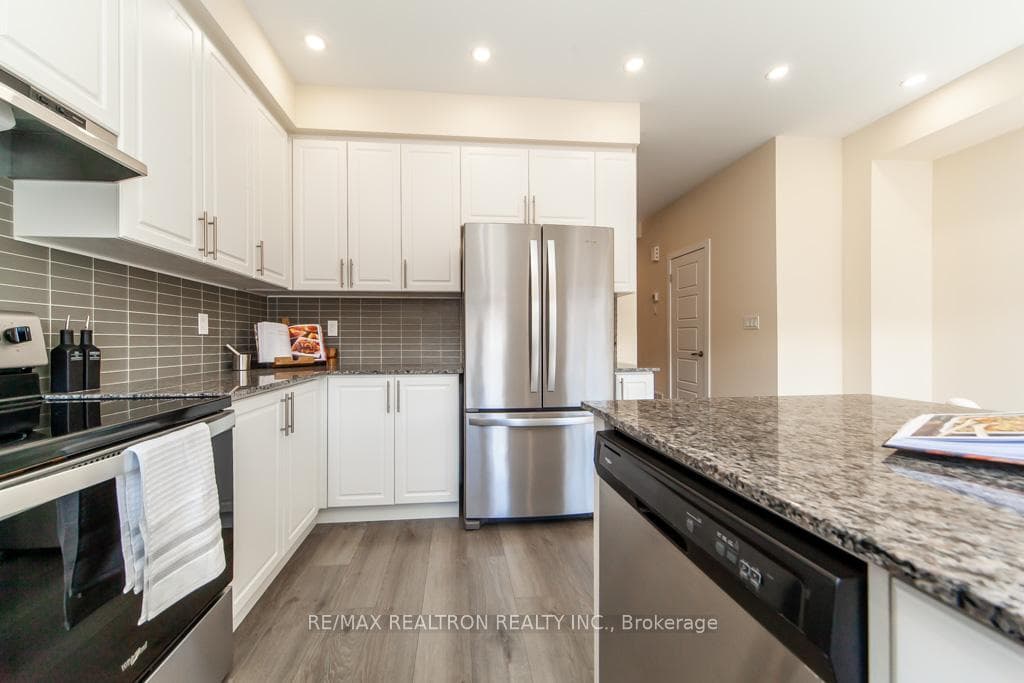 250 FINCH Avenue Unit 406 photo 23
