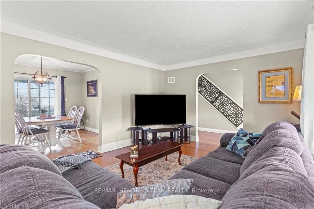 19 FAIRBURN Avenue photo 9
