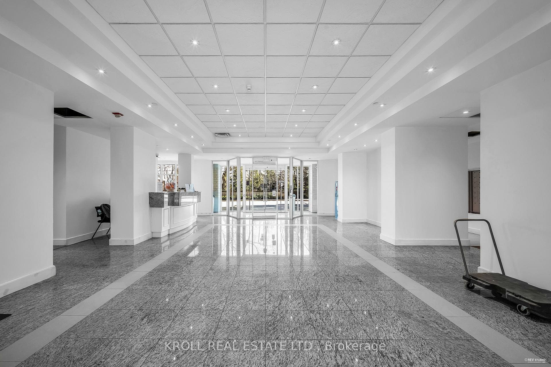 701 Sheppard Avenue Unit 415 photo 34