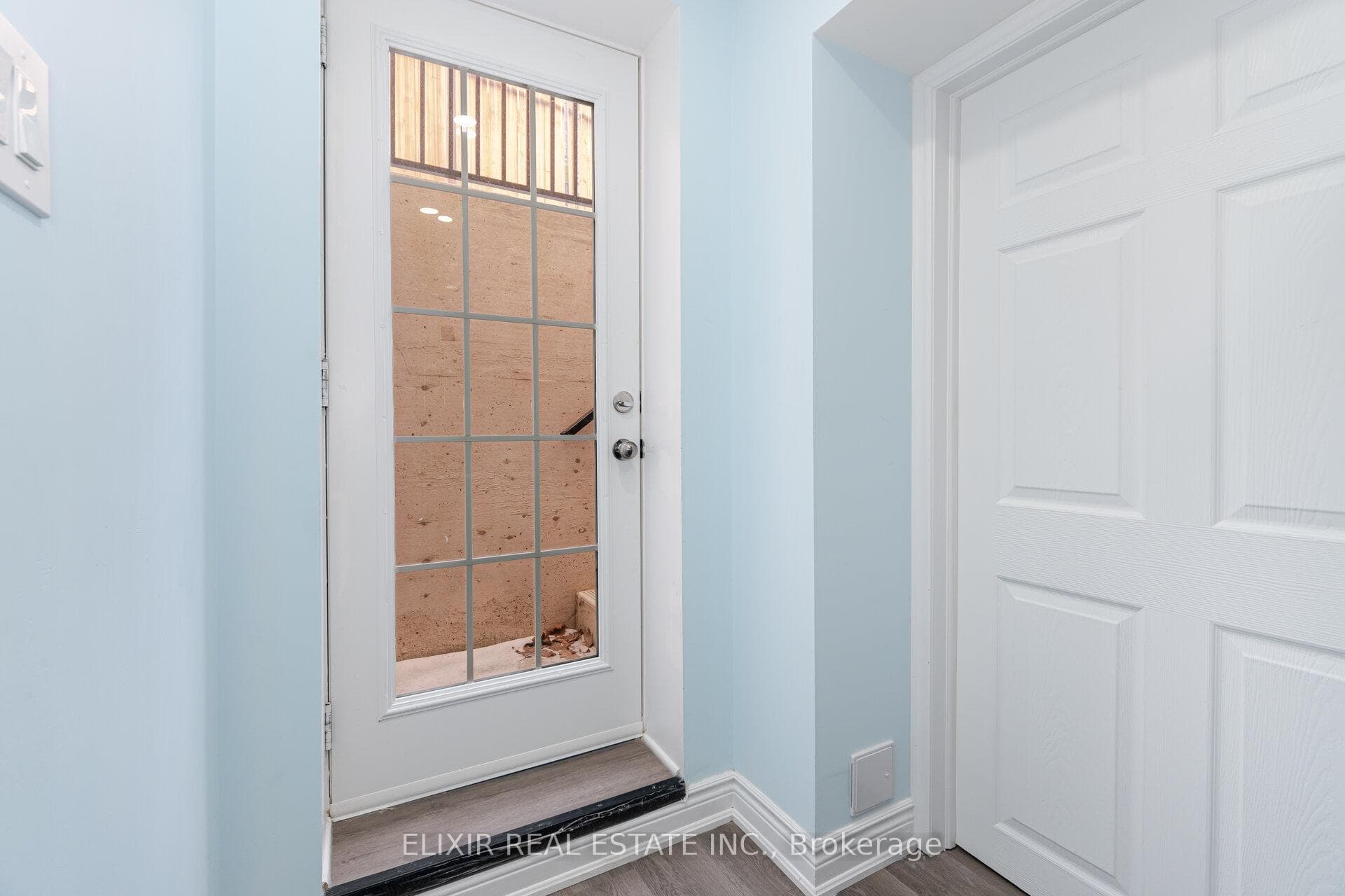 SIDE ENTERANCE ENTRY