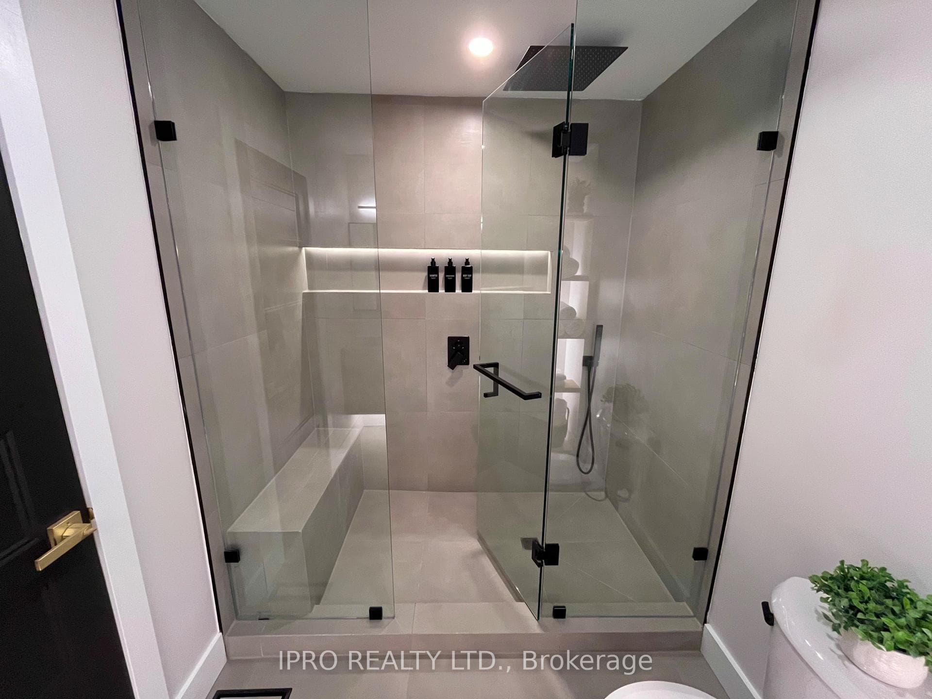 106 Fanshawe Drive photo 16