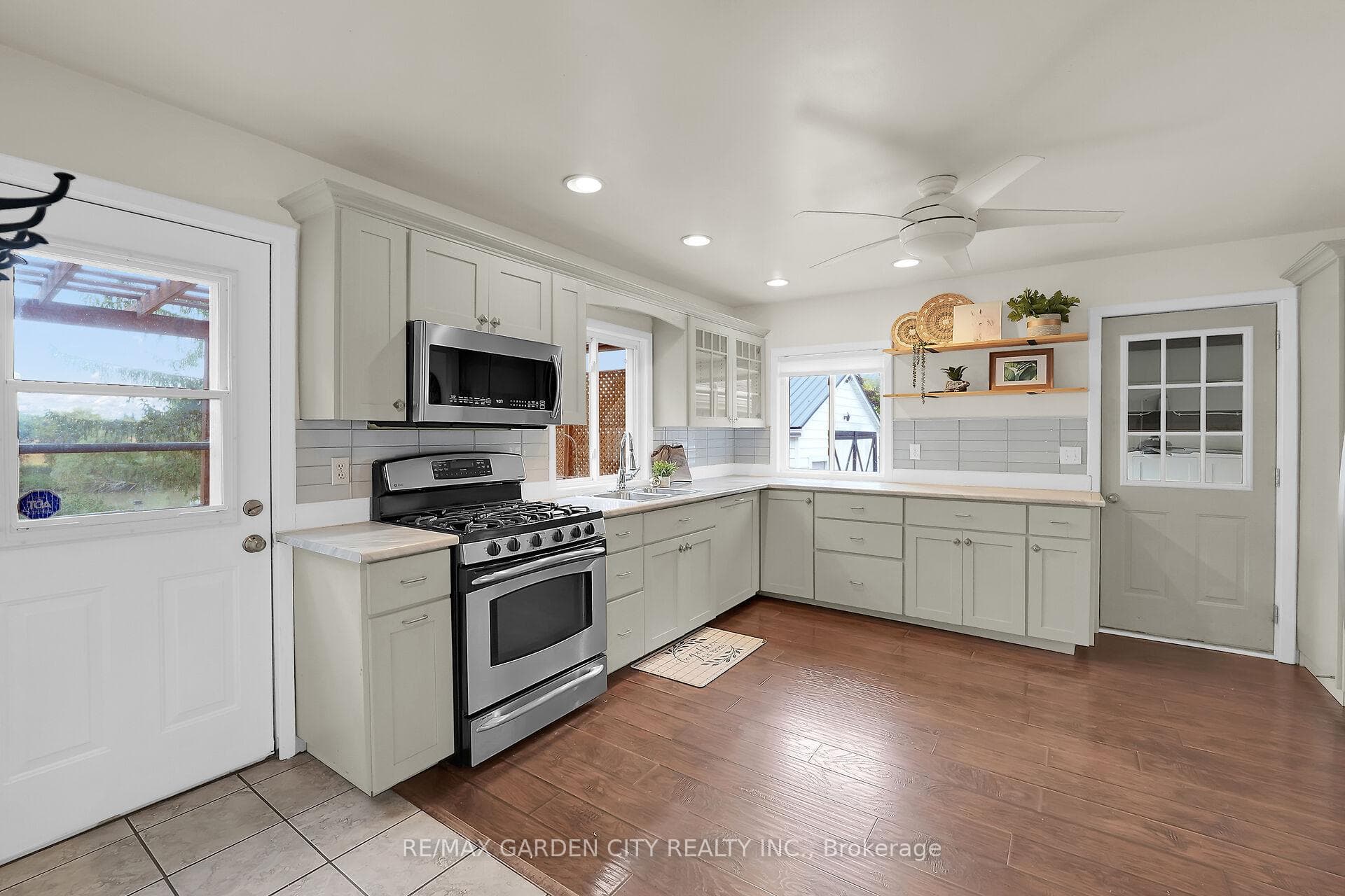 5124 Canborough Road photo 7