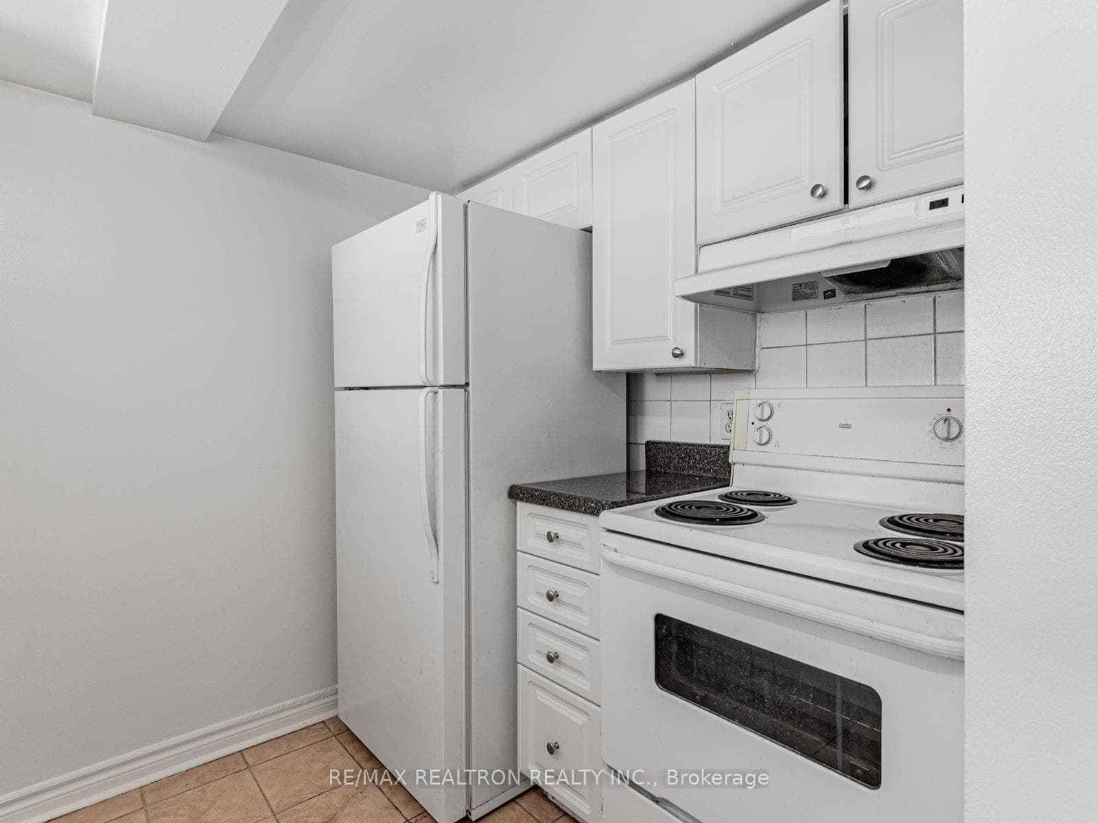 1401 Dupont Street Unit 611 photo 9